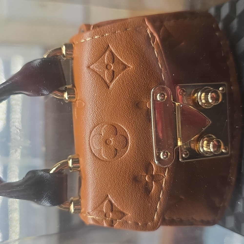 Airpod Cases - Picture 2 of 4